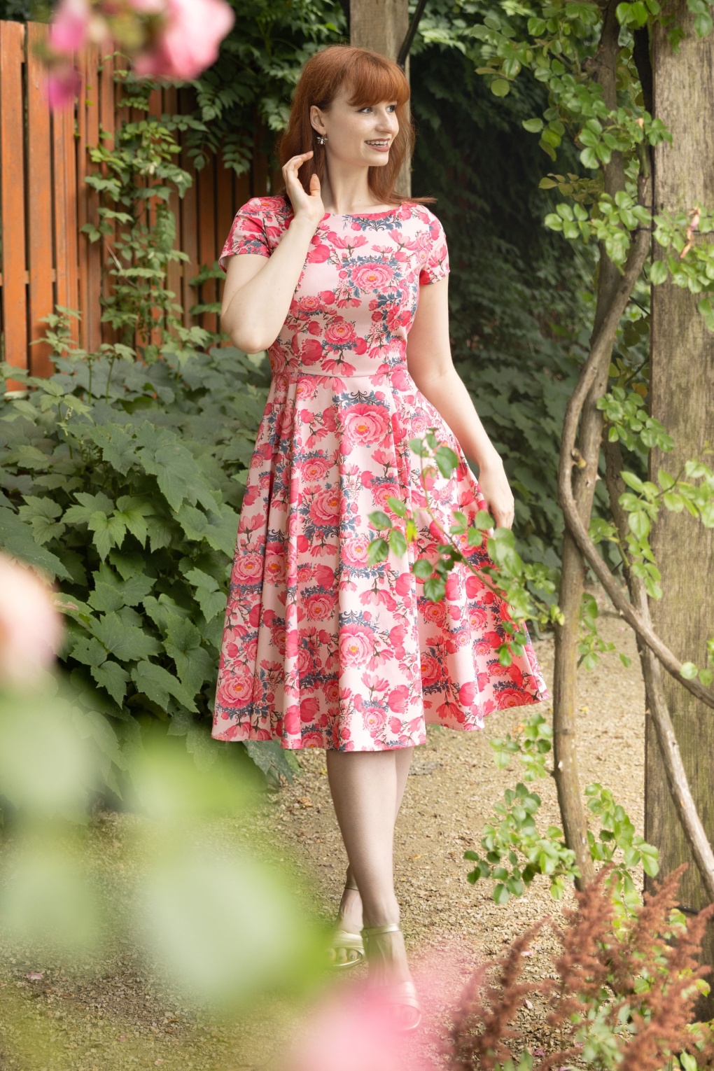 277467-Topvintage-Boutique-53504-Dress-Swing-Adriana-Pink-Flowers-250710-041M-full