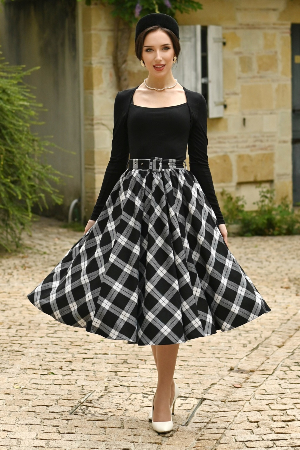 279886-Hearts-and-Roses-54548-Black-and-White-Checked-Circle-Skirt-011-full