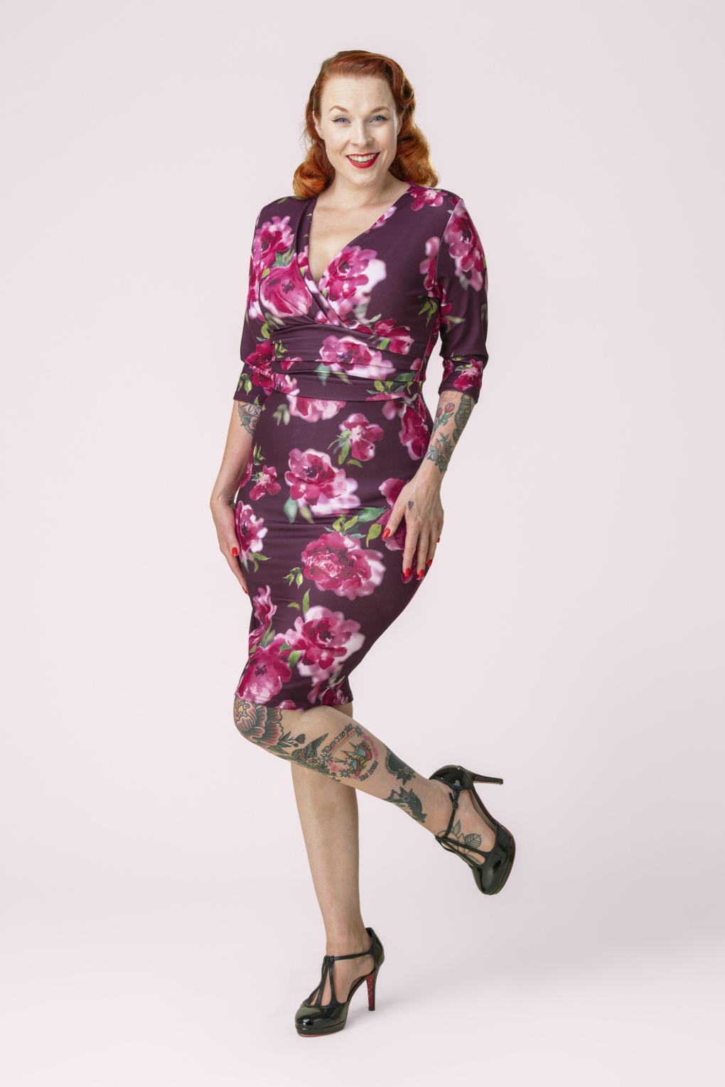290959-Vintage-Chic-57421-Pencil-Dress-Large-Blurred-Floral-260721-001M-full