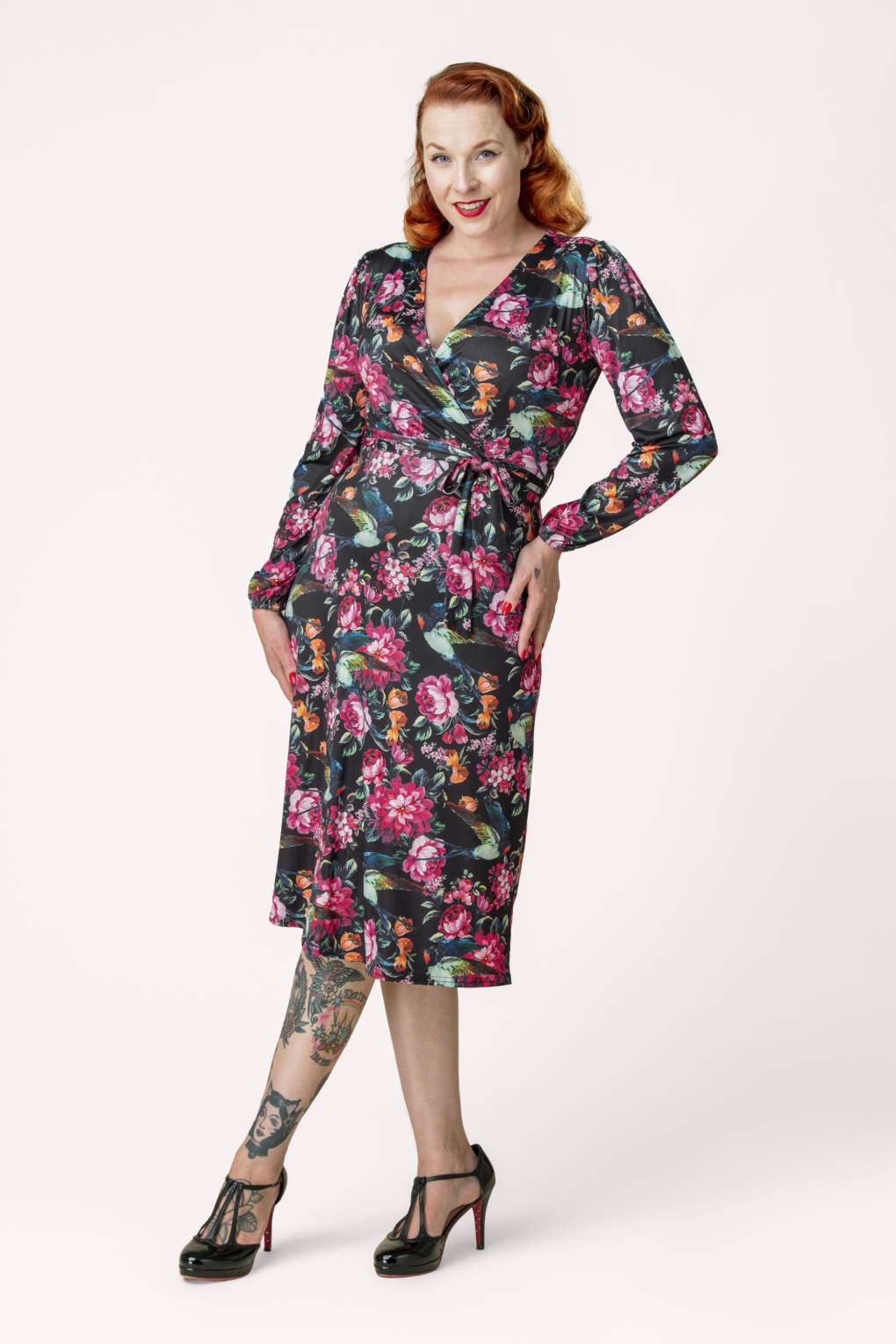 Topvintage exclusive ~ Birdy Floral slinky midi jurk in zwart